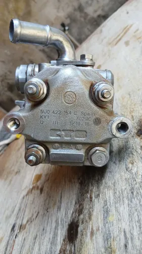 Vendo bomba de direção