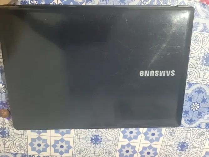 Notebook Samsung AMD E1-1500 | 4GB RAM | Windows 10 Pro (Para uso básico / Peças)