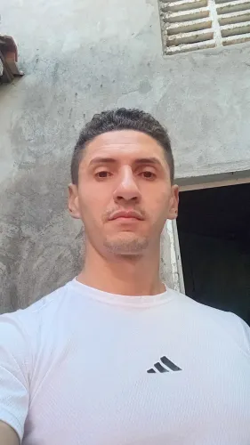 Vendo meus serviços de motorista categoria b