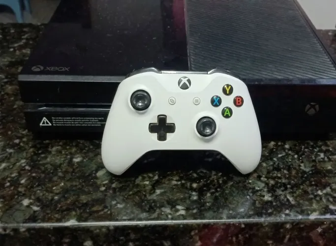 Xbox one + manete original