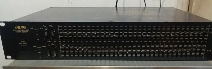 EQUALIZADOR YAMAHA MODEL : Q2031A
