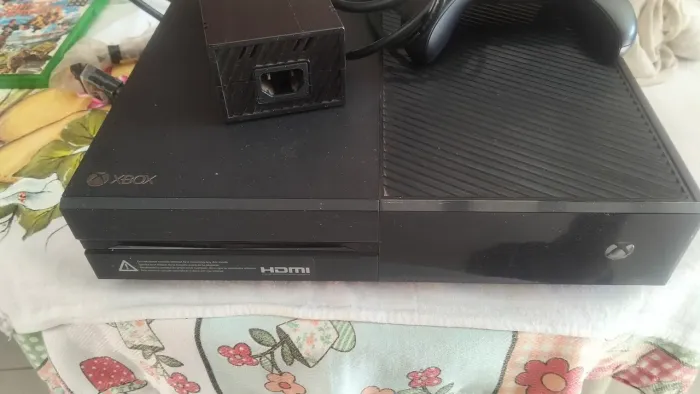 Xbox one fat HD 1 tb