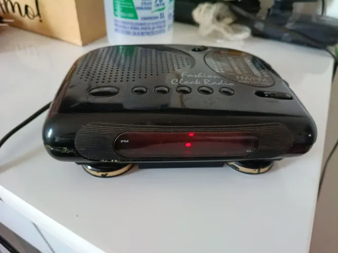 Relíquia dos anos 90,Rádio Relógio cougar 