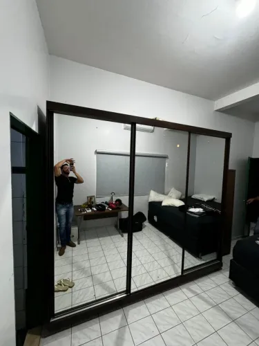Vendo guarda roupa 3 portas