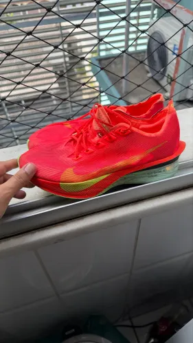 Tênis Vaporfly 4 TAM 43 