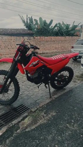 XR 200,com carenagem de crf,pronta para trilha