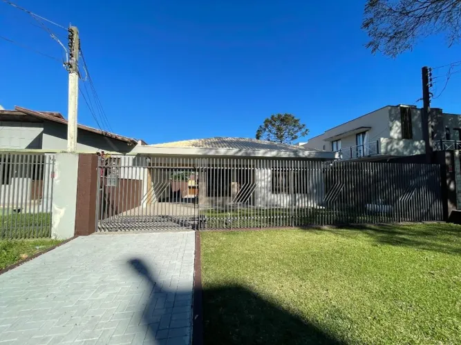 Casa com 3 dormitórios para alugar, 250 m² por R$ 6.940,00/mês - Portão - Curitiba/PR