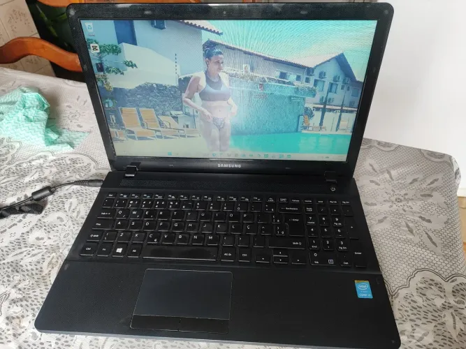 Notebook Samsung teclado funcionando cabo de força original