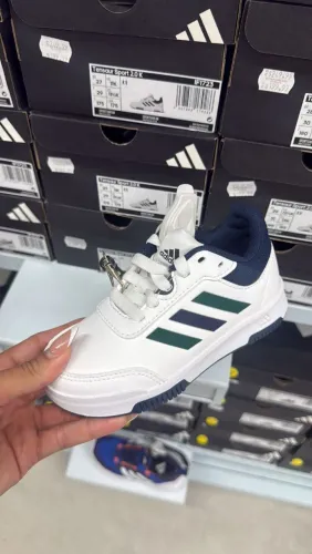 Tenis adidas lindo, TAM 26 A 32