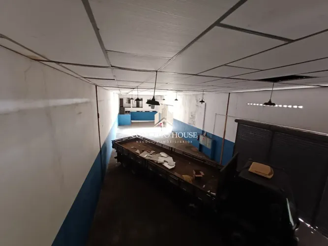 Galpão para Aluguel em Osasco  441 m² com pé direito de 6 metros