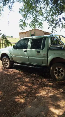 Mitsubishi L200 GLS 2.5 4X4 CD Diesel 2002