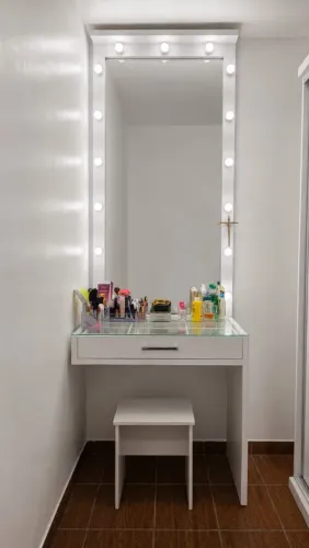 PROMOÇÃO Maquiadora projetada com LED frontal gaveta com divisórias e puxador de cristal