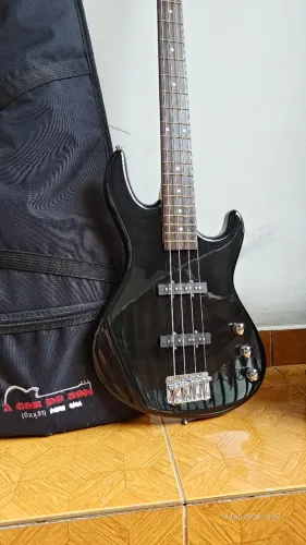 baixo Cruiser by Crafter Jazz Bass