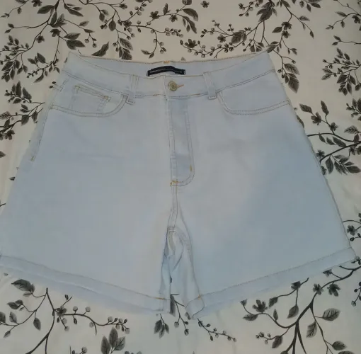 Short jeans Renner tam. 42 com elasticidade 