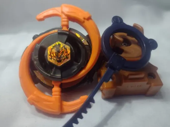 Beyblade Metal Masters XTS Scythe Kronos Swipe Strike