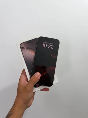 iPhone 16 Pro Max 
