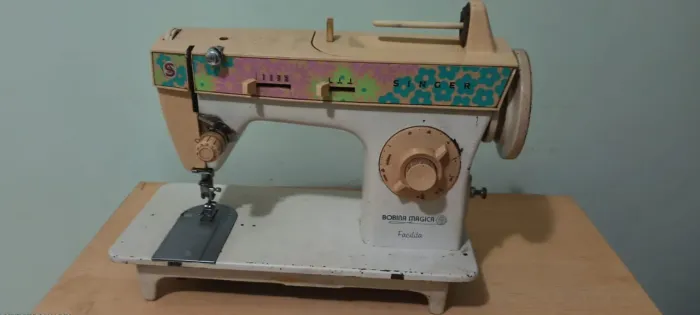 Máquina de Costura Singer