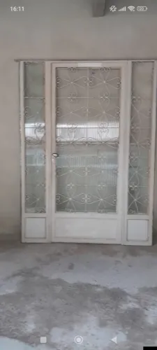 Porta para entrada de ferro.