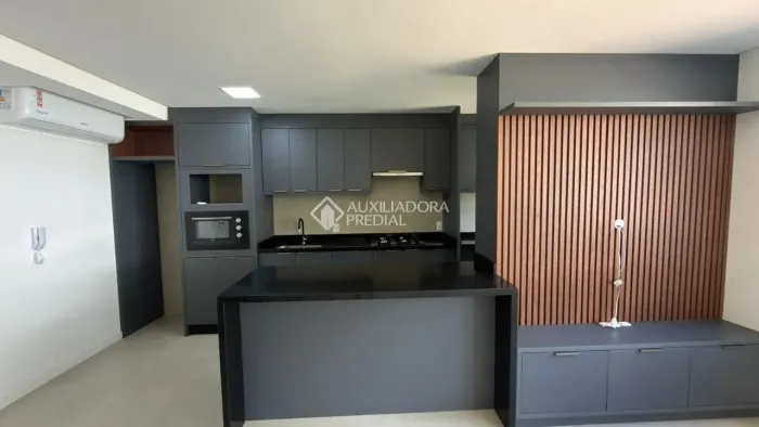 Imóvel para aluguel possui 58 metros quadrados com 1 quarto em Centro - Florianópolis - SC