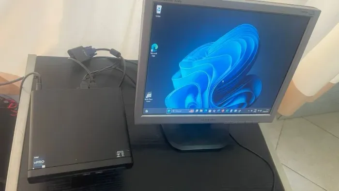 Desktop Hp Pro Mini 400 G9 I7 12 geração 16gb, 256gb Ssd, 500gb Hd sata