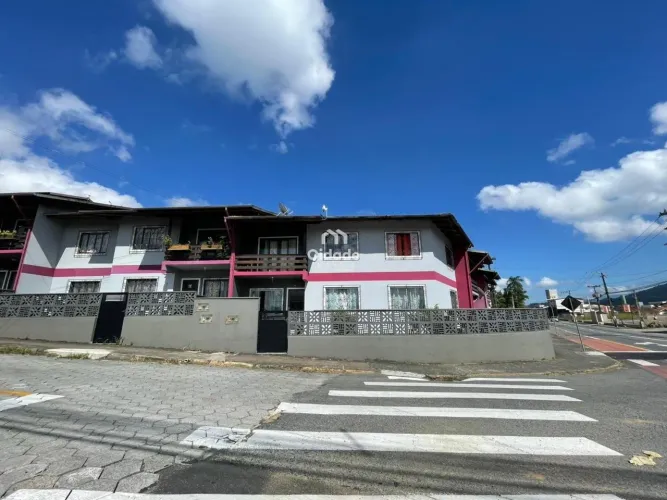 Apartamento com 2 dormitórios para alugar, por R$ 1.700,00/mês - Ilha da Figueira - Jaragu