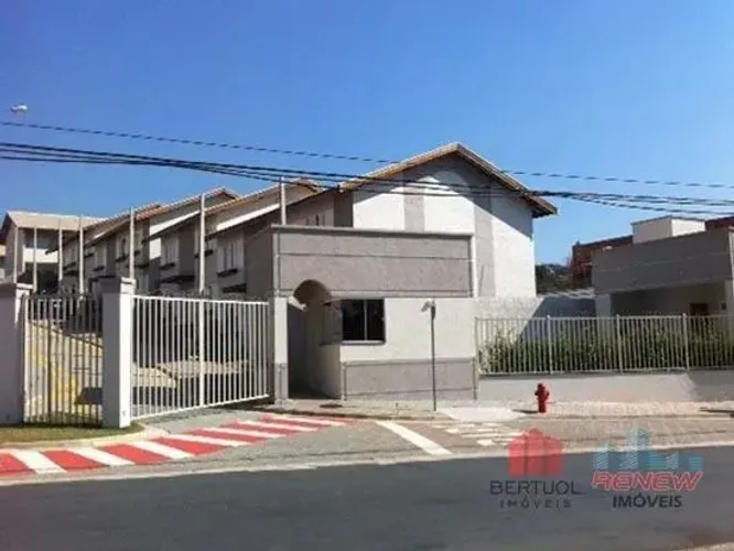 Excelente oportunidade de casa em condomínio Condomínio Vila Itália