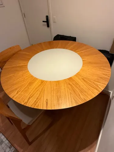 Mesa de Jantar Redonda Premium em Madeira + Tampo Giratório + 2 Cadeiras