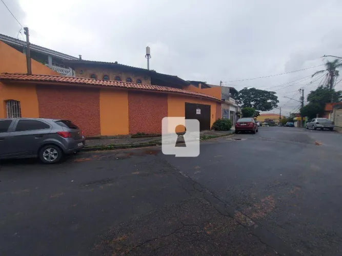 - Sobrado REFORMADO de 3 dormitórios para alugar com 168 m² por R$ 3.500,00 - Jaraguá - Sã
