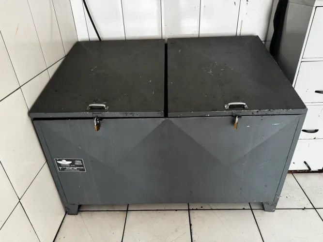 Lixeira Ambiental 1250L 2 portas ?Container ?
