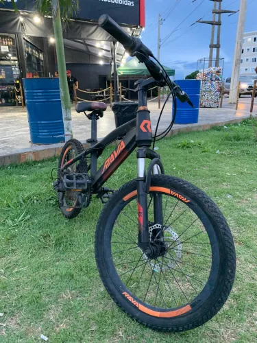 BICICLETA 20 RAVA PRESSURE JR 7V A Bicicleta Rava Pressure Jr 