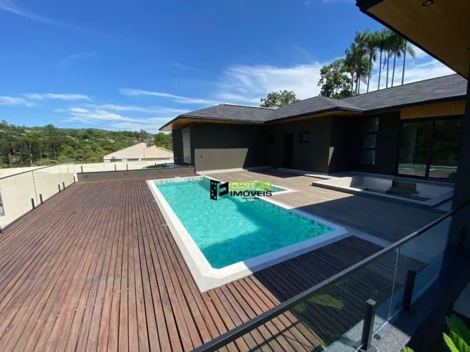 Casa Térrea de Alto Padrão no Jardim das Palmeiras | 4 Dormitórios | Porteira Fechada | Te
