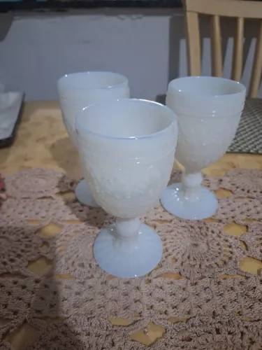 Taças vidro leitoso antiga