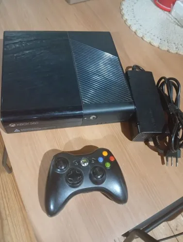 Xbox 360 super slim com luz vermelha completo