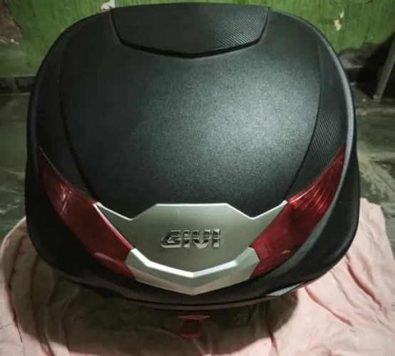Baú Givi com suporte nmax160 ano 2022