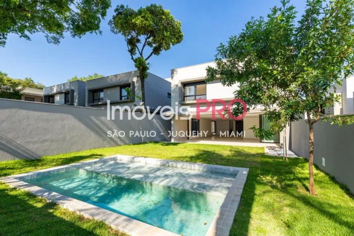 Elegância em Condomínio Exclusivo, 4 suítes, 6 vagas