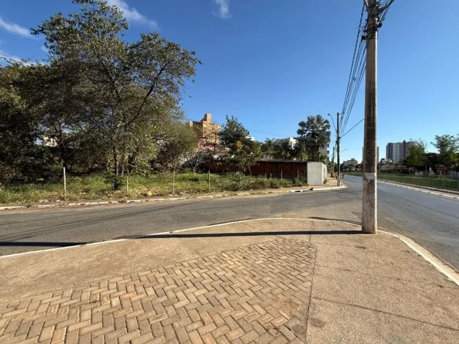 Terreno com 795 m² de área à Venda - Morada Do Sol