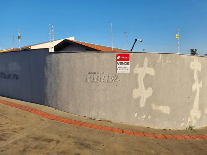 Casa à venda na região leste de Londrina - San Fernando