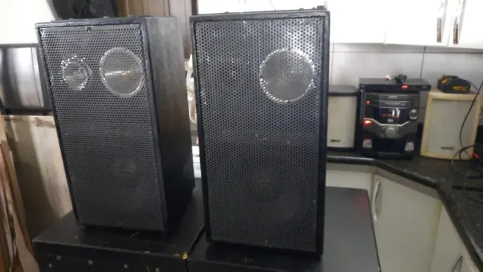 Caixas médio 12" Eros 350 rms st's e cornetas bocal alumínio Selenium originais trapezio