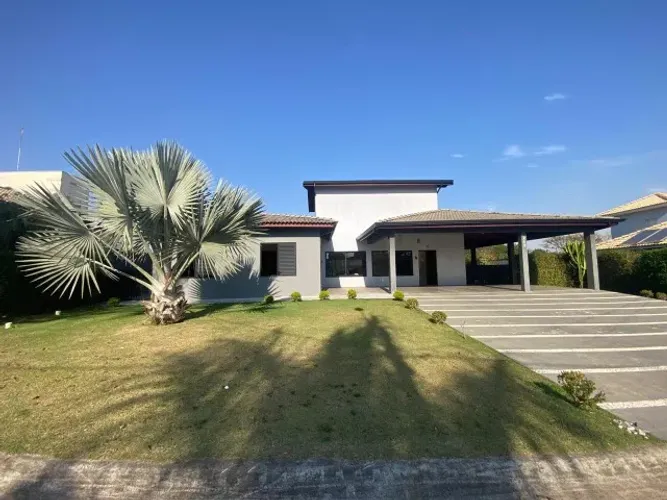 Casa Térrea Condomínio Quinta do Japi - 4 Suítes, Piscina, Terreno 1000m² | Permuta