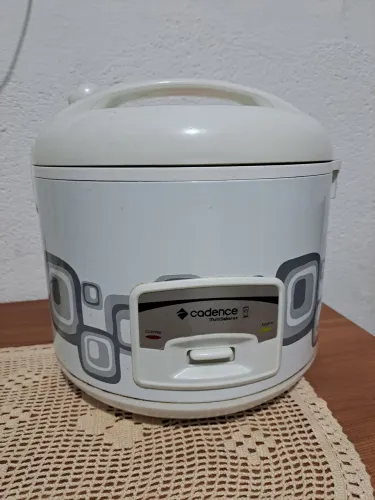 Panela elétrica de arroz 10 xícaras Cadence