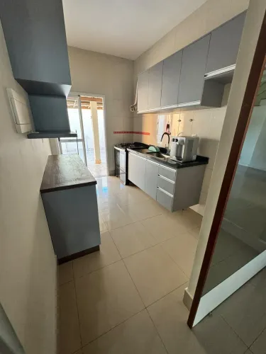 Sobrado com 3 Suites no Palm Village