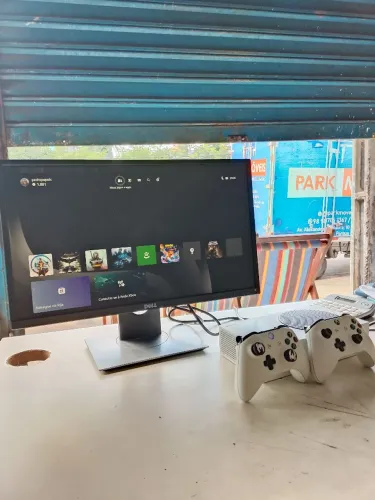 Xbox séries S C/dois controles e monitor