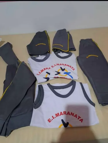 Uniforme colegio Maranata