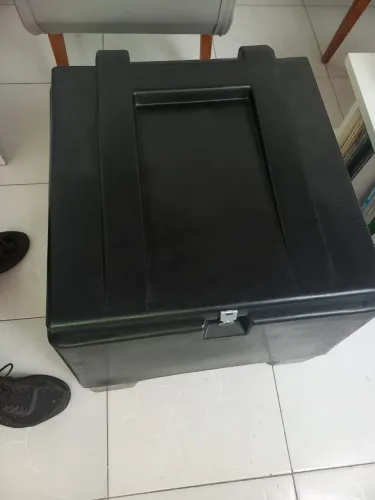 Baú 140L para moto NOVO Nunca usado. Encaixe Universal.