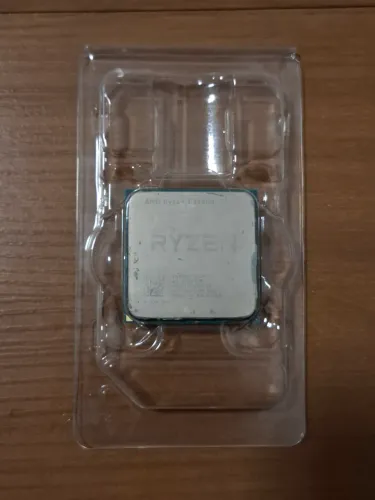 AMD Ryzen 3200g com cooler box