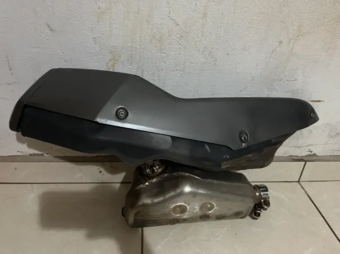 Escapamento e catalisador da cb1000r 