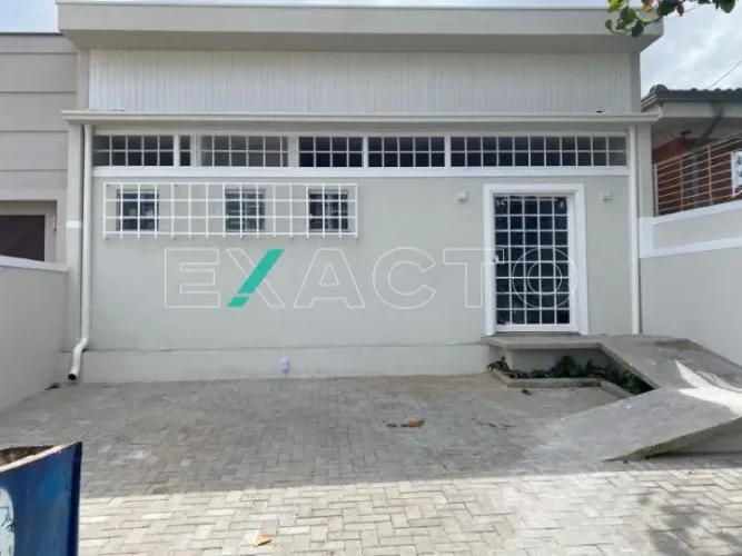 Casa Comercial para alugar no bairro Jardim Guanabara em Campinas, SP.