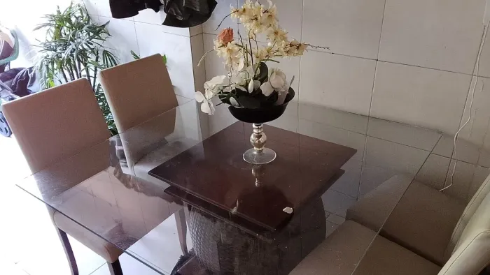 MESA DE 4 CADEIRAS DA SIERRA TODAS PERFEITA 