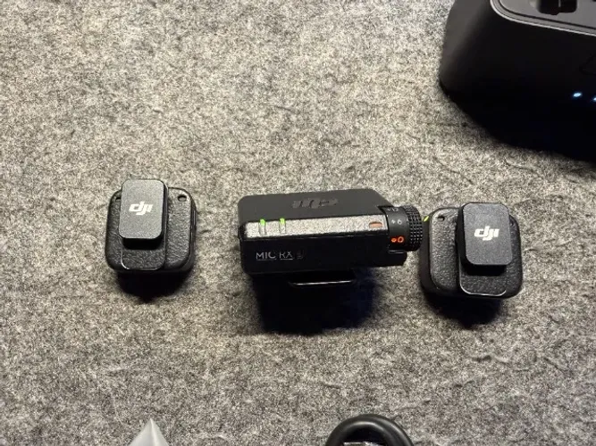 Microfone Dji Mic Mini Sem Fio 2 Pessoas (2 Tx + 1 Rx) 