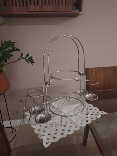 Suporte de mesa para pratos e talheres